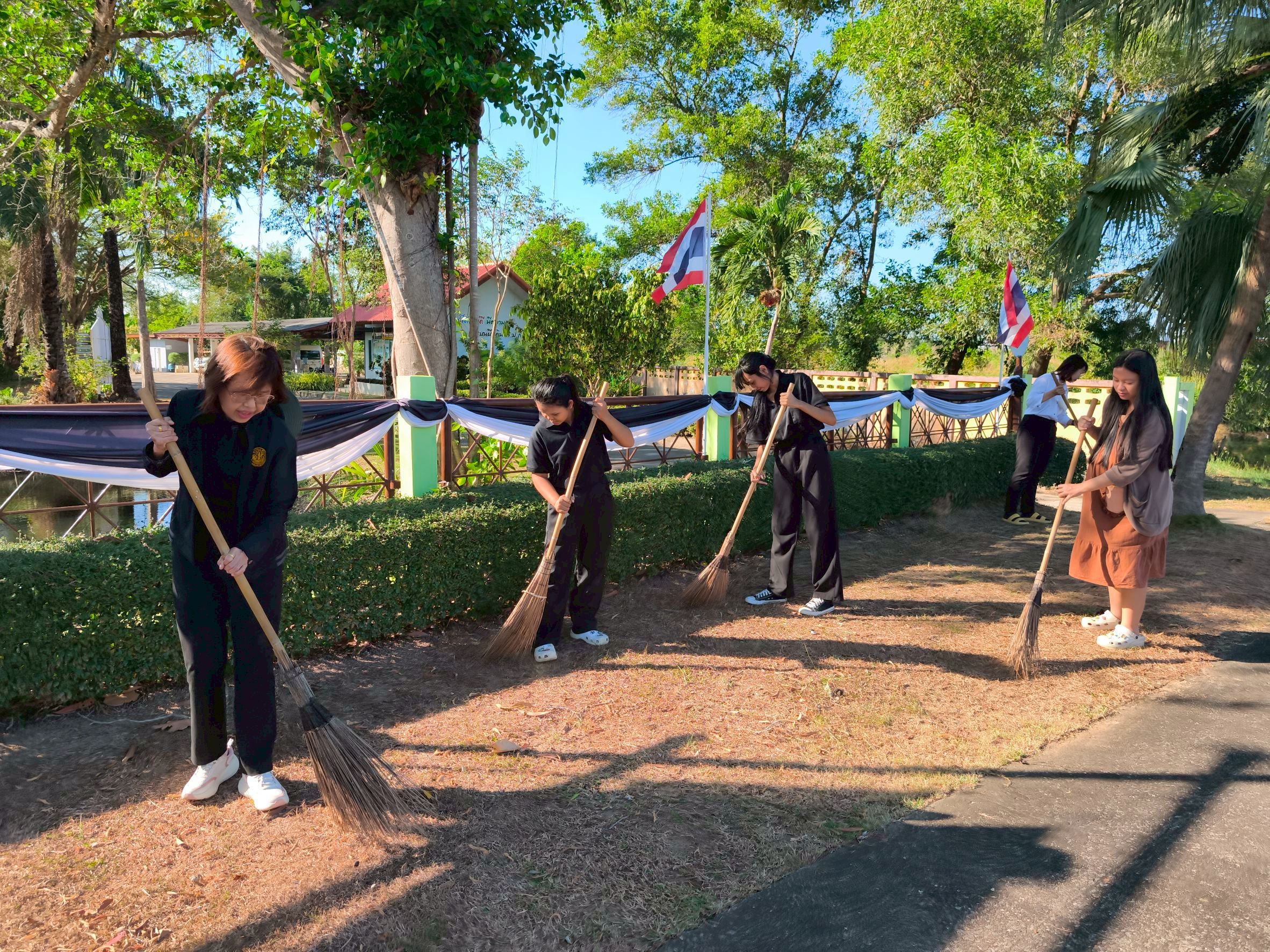 title - ส.ป.ก. จันทบุรี จัดกิจกรรมจิตอาสาบำเพ็ญสาธารณประโยชน์และบำเพ็ญสาธารณกุศล เนื่องในวันคล้ายวันพระบรมราชสมภพ พระบาทสมเด็จพระบรมชนกาธิเบศร มหาภูมิพลอดุลยเดชมหาราช บรมนาถบพิตร และวันพ่อแห่งชาติ 5 ธันวาคม 2568 และกิจกรรมรวมพลังแห่งความภักดี